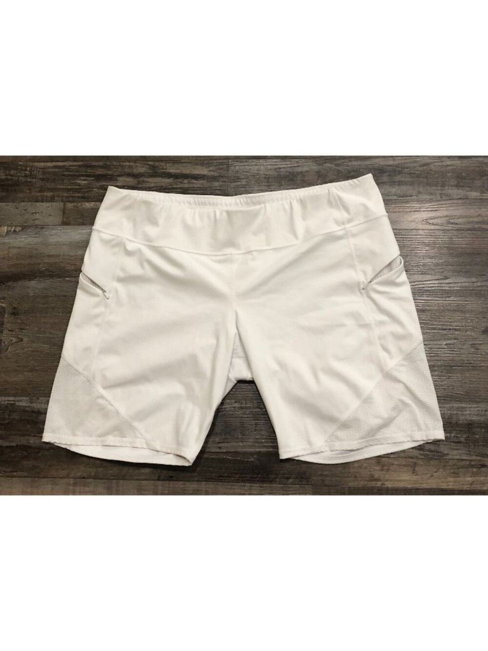 Athleta Contender Bike Shorts Womens 2X White Stretch 9" Inseam